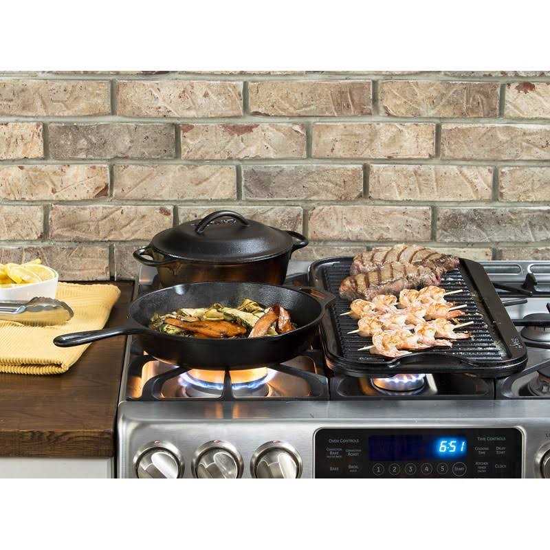 Lodge Cast Iron Square Grill Pan - Image 2