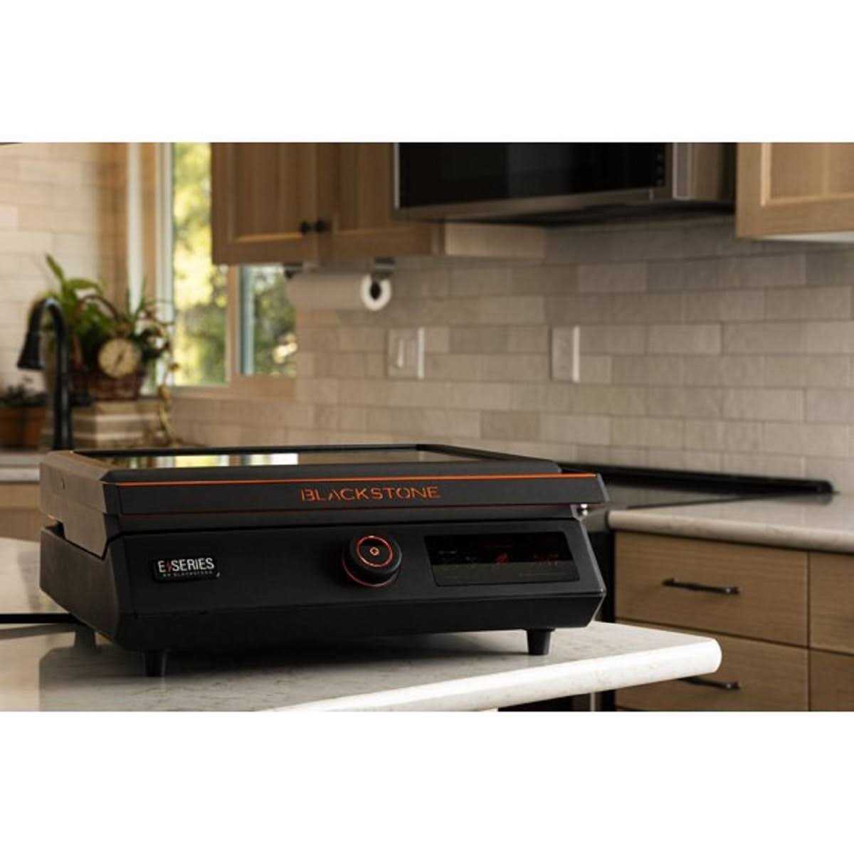 Blackstone E-Series 17 Electric Tabletop Griddle with Hood - Image 3