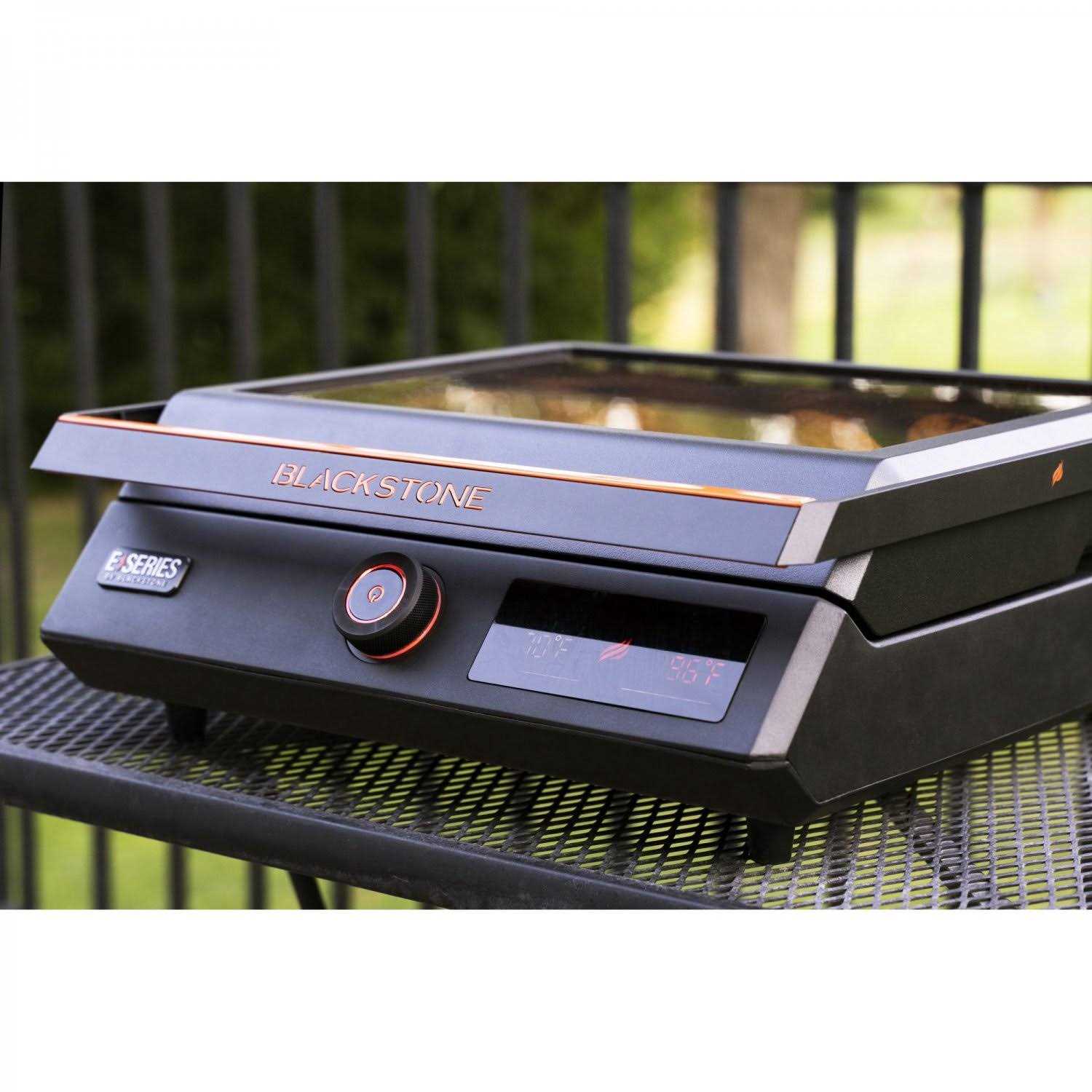 Blackstone E-Series 17 Electric Tabletop Griddle with Hood - Image 4