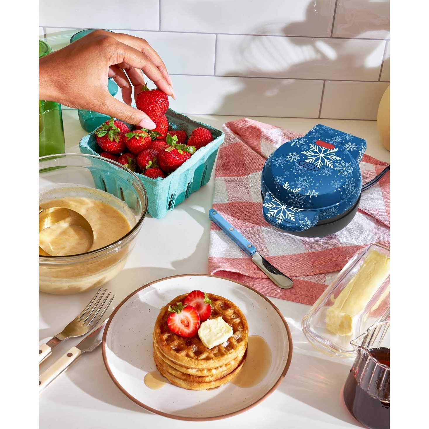 Bella Red Puppy 4 Nonstick Mini Waffle Maker - Image 3