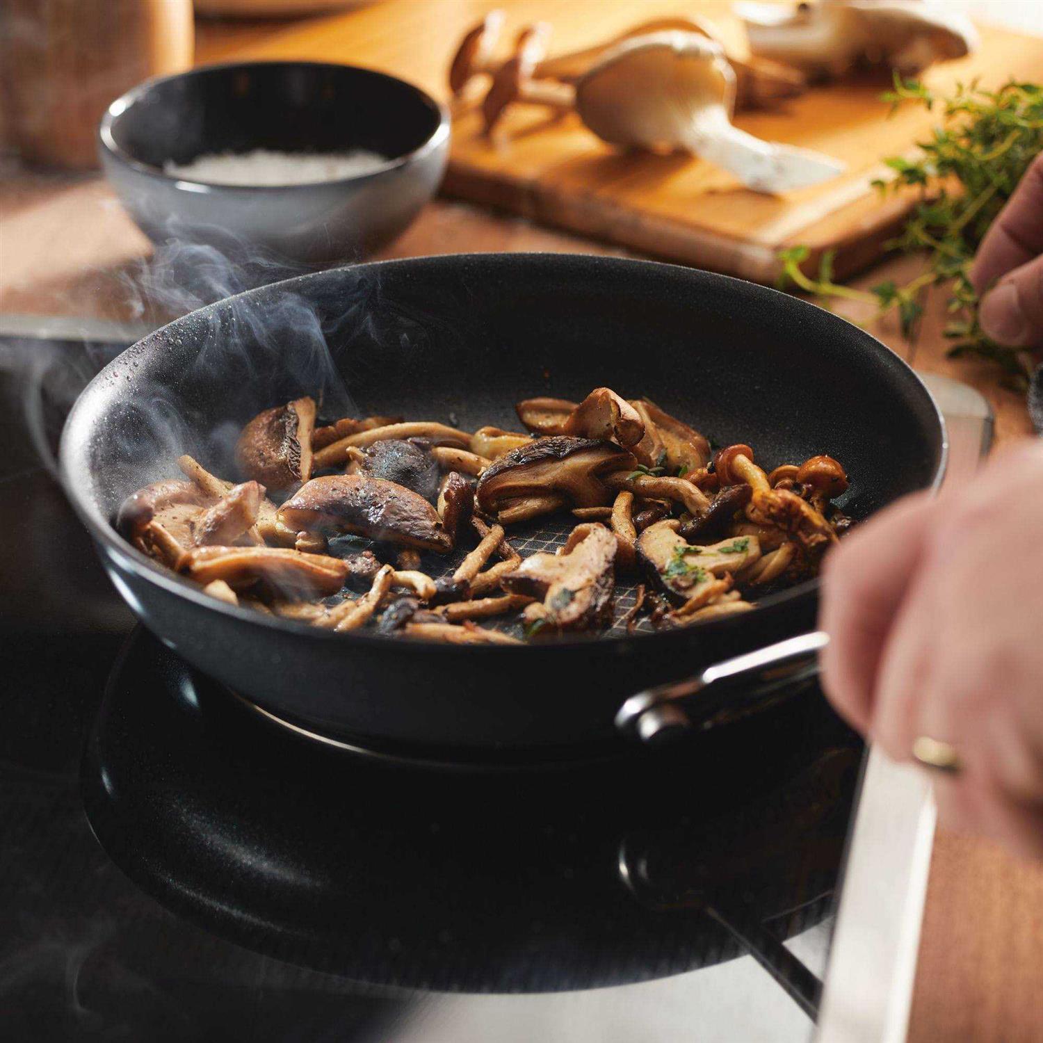 Anolon X Hybrid Nonstick Induction Frying Pan - Image 3
