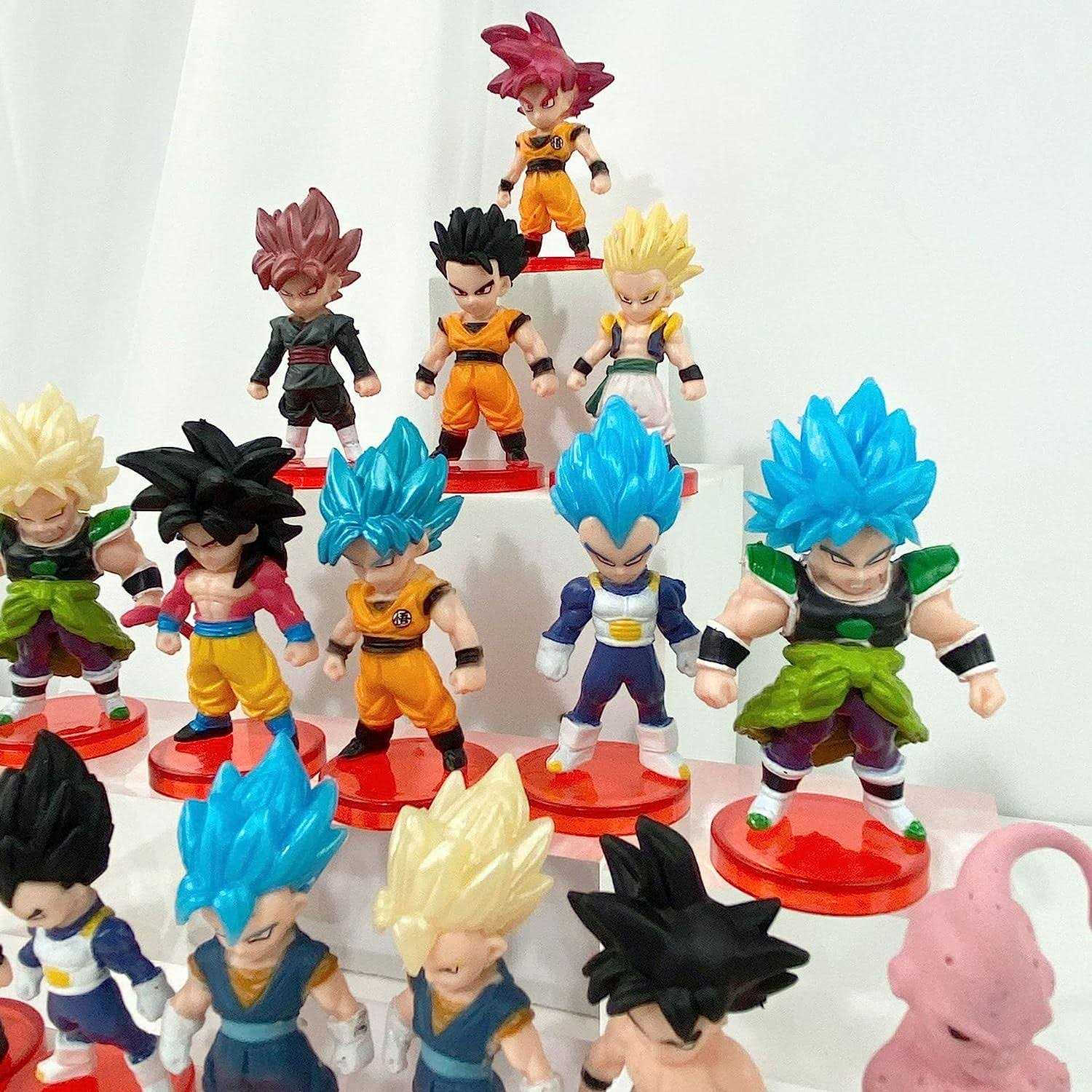 Alternative view of Dragon Ball Z 16-Piece Action Figure Set