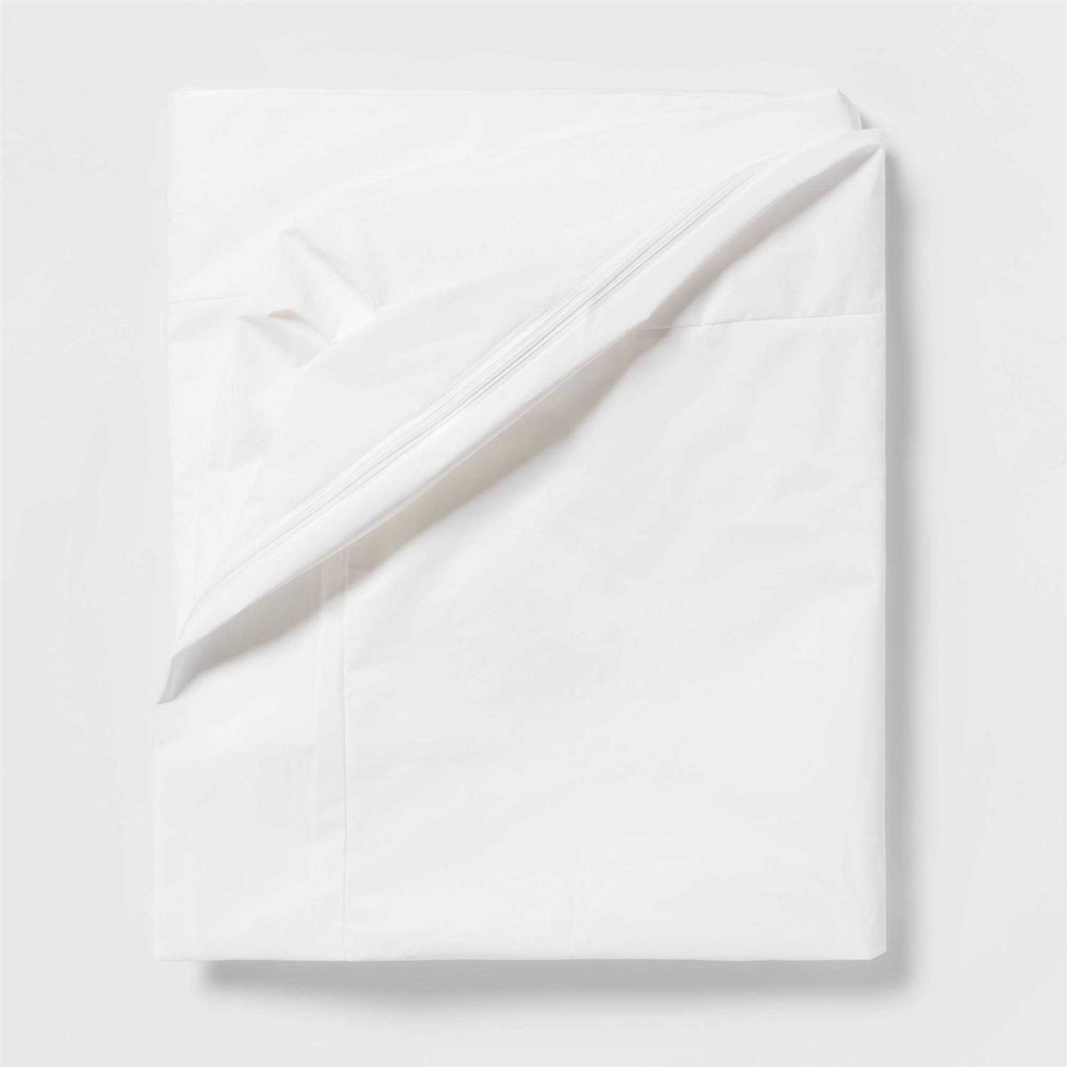 Room Essentials Waterproof Zippered Mattress Protector