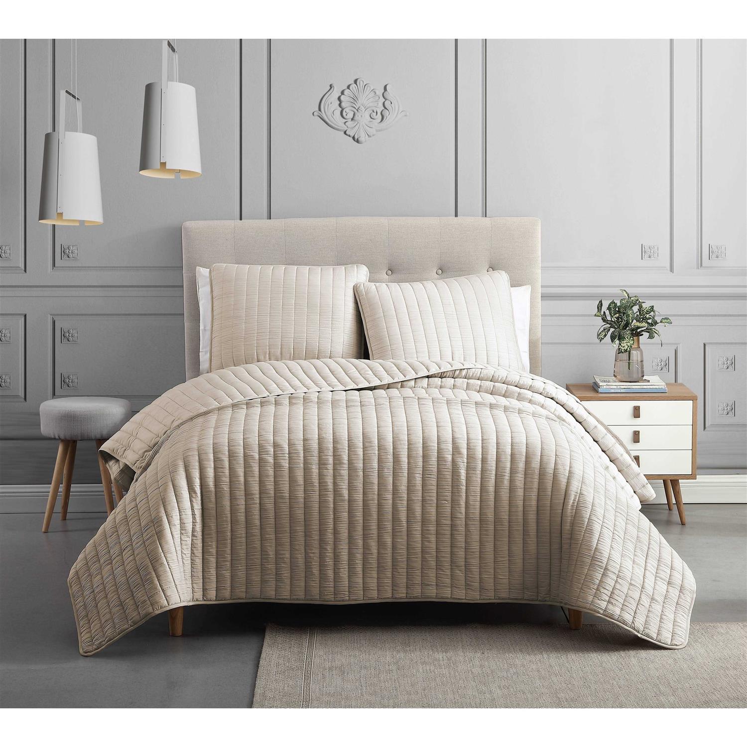 Riverbrook Home Moonstone 3 Piece Quilt Set