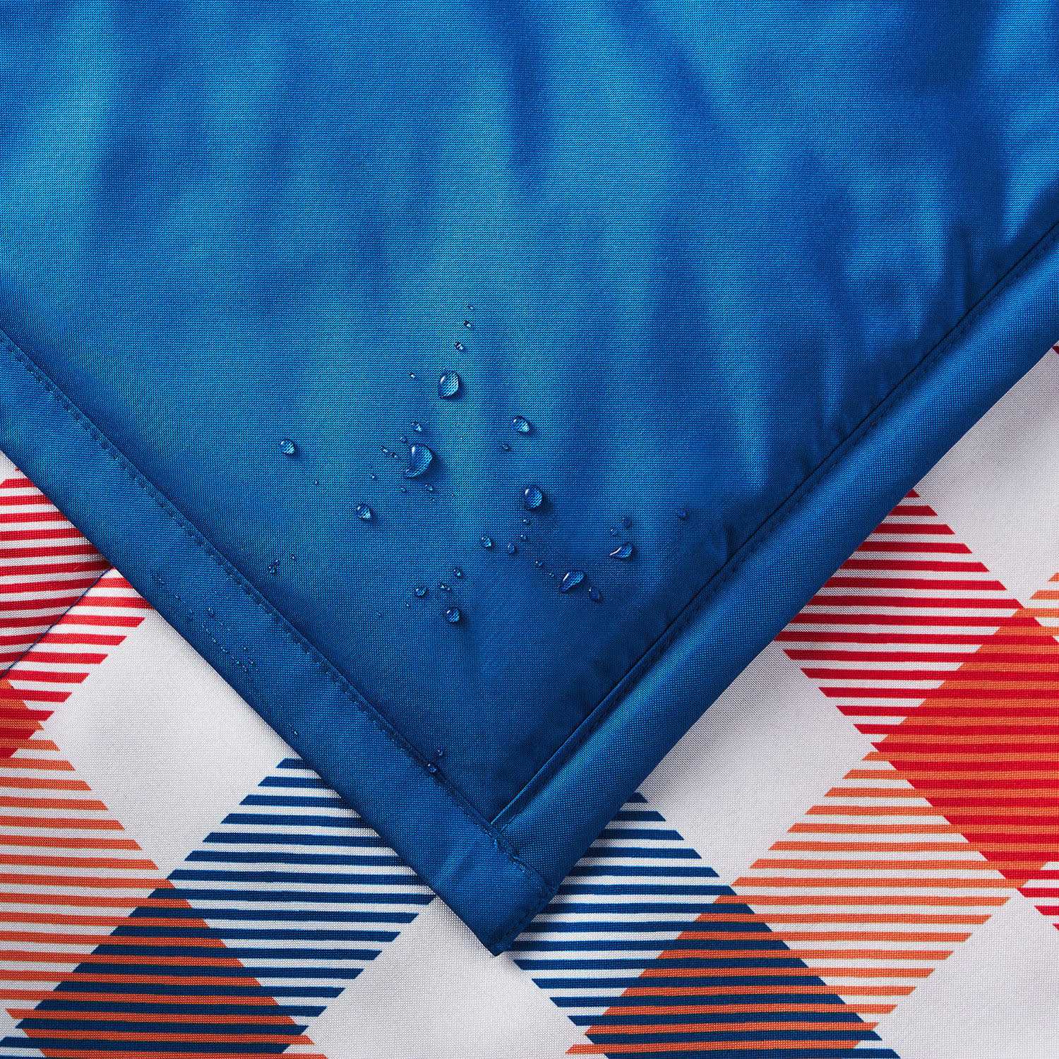 Member's Mark Oversized 8' x 8' Outdoor Blanket - Image 3