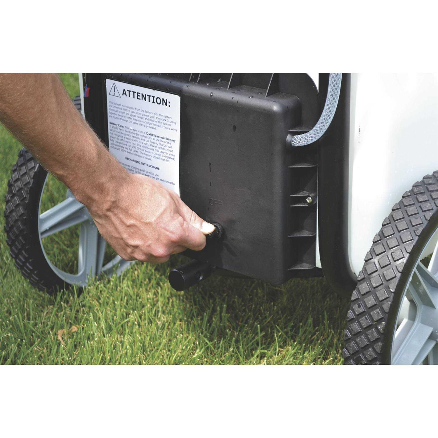 Master Mfg 9 Gallon Rechargeable Cart Sprayer PCD-E3-009B-MM - Image 5